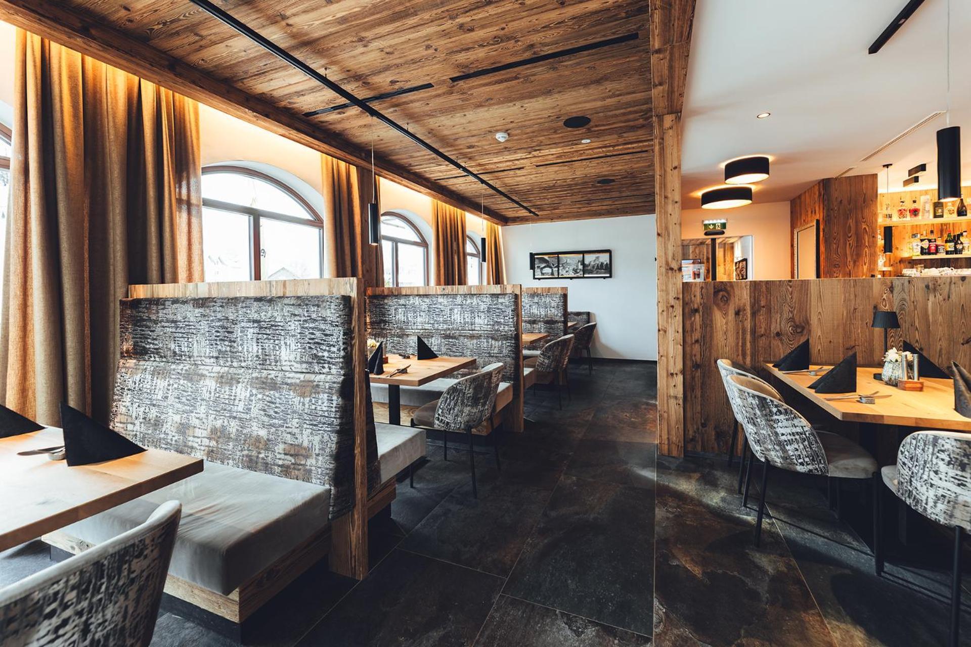 Burgstadl Aparthotel & Restaurant Ладис Экстерьер фото